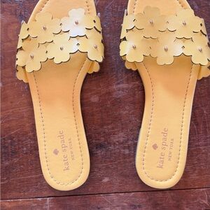 kate spade daisy field sandals